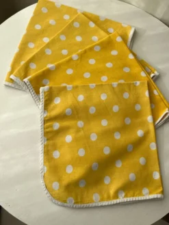4 serviettes de table jaune à pois blanc