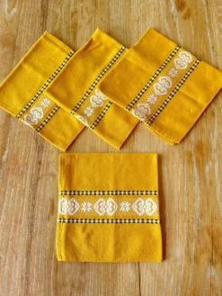 4 serviettes de table vintage