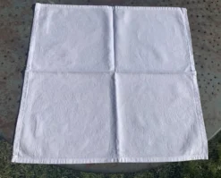 7 serviettes en coton damassé blanches, Christian Lacroix, vintage
