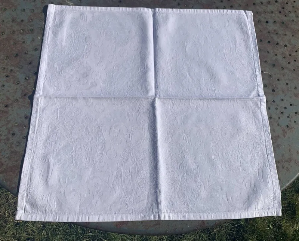 7 serviettes en coton damassé blanches, Christian Lacroix, vintage