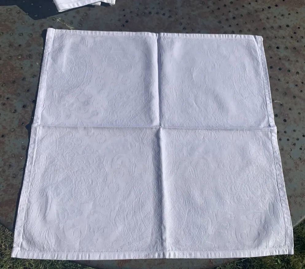 7 serviettes en coton damassé blanches, Christian Lacroix, vintage