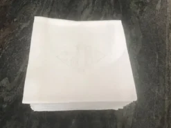 12 Serviettes en damassé blanc au monogramme JB