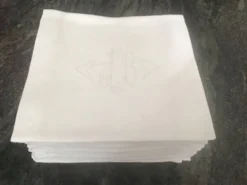 12 Serviettes en damassé blanc au monogramme JB