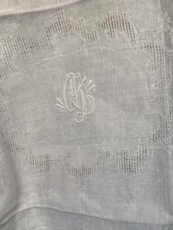 Serviettes monogramme lin damassé bordure ajouré linge ancien