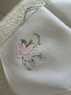 10 serviettes neuves brodées