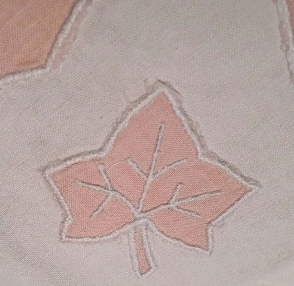 2 serviettes à thé brodées