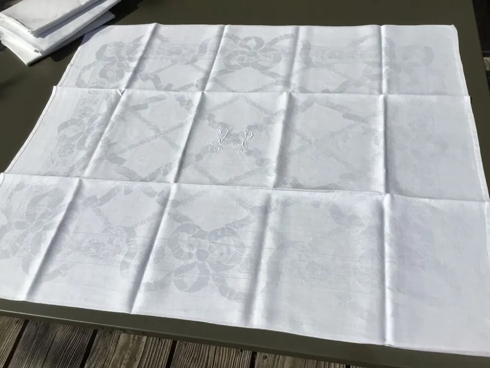 9 serviettes VP damassé 87x72cm motifs rubans