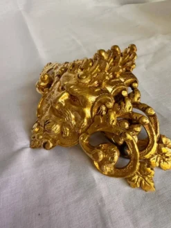 Set de 3 éléments décoratifs en bronze/laiton.