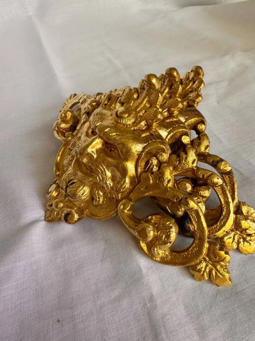 Set de 3 éléments décoratifs en bronze/laiton.