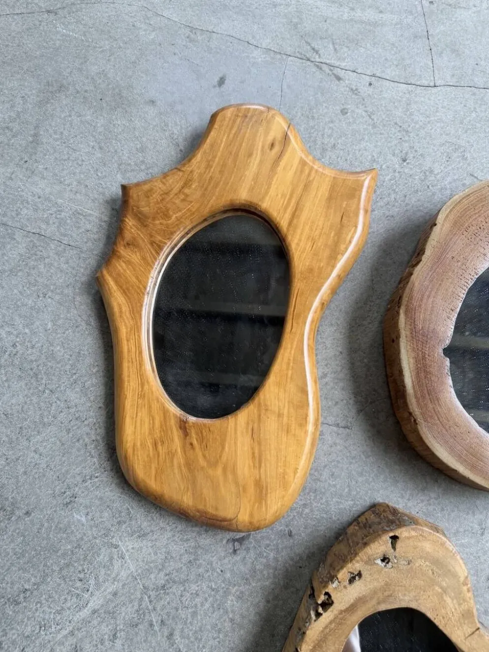 Set de 4 miroirs organiques brutalistes en bois années 50