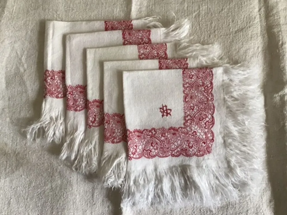 Set de 5 serviettes blanches et rouges