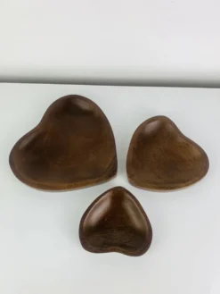 Set de 3 vide poches scandinaves en teck, forme cœur