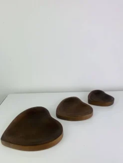 Set de 3 vide poches scandinaves en teck, forme cœur