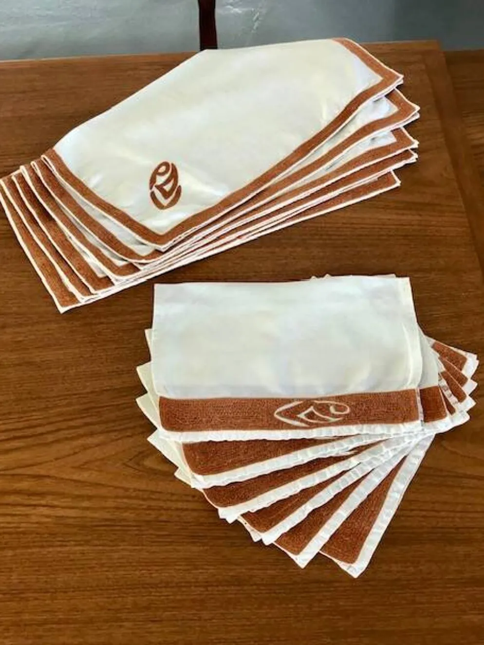 Sets et serviettes de table