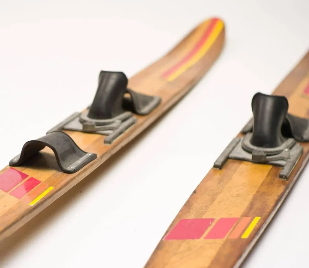 Skis nautiques vintage ayant appartenu au champion du monde Dick Pope JR - Icône sportive rare