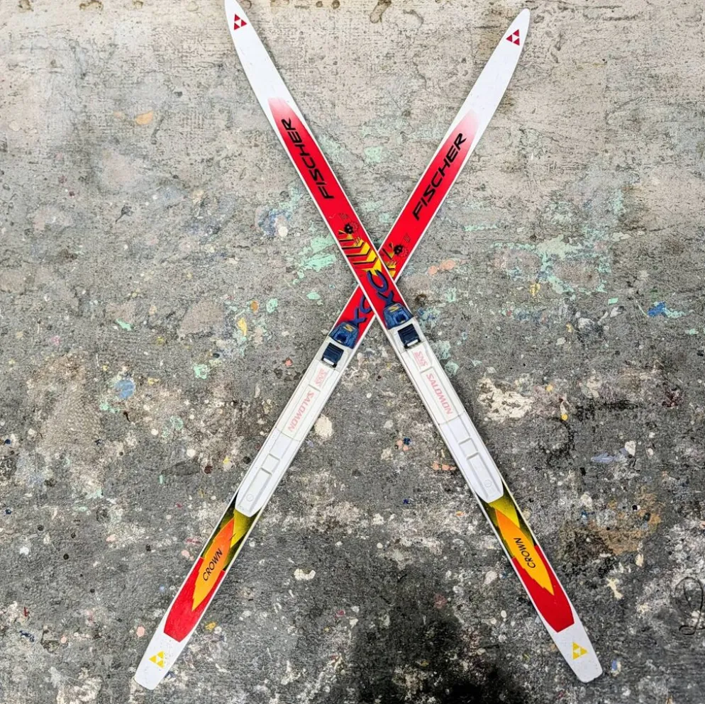 Skis vintage enfant Fischer Crown fixations Salomon