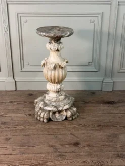Socle en albâtre sculpté, Italie vers 1880