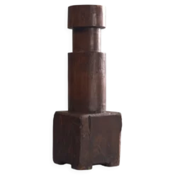 Socle sculptural en bois massif