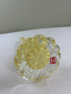 Soliflores en verre d’art jaune torsadé