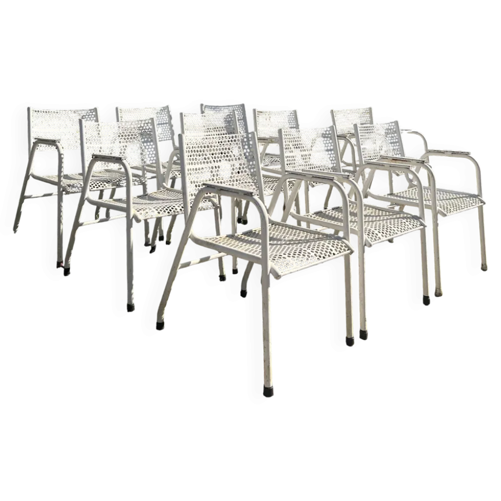 Série de 10 fauteuils de jardin en métal perforés