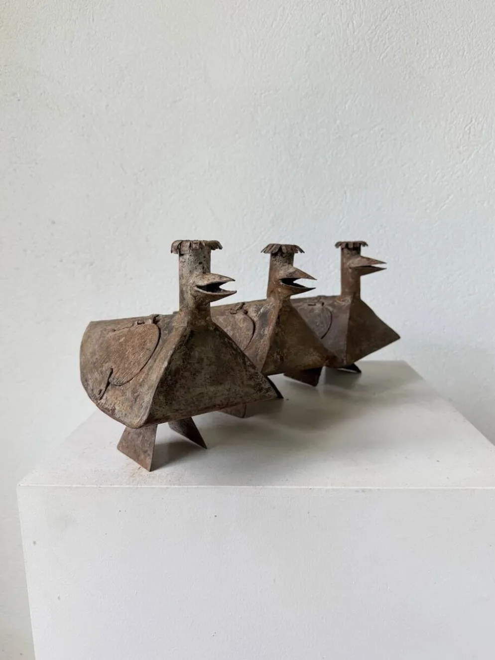 Série de trois bougeoirs oiseaux brutalistes Folk Art