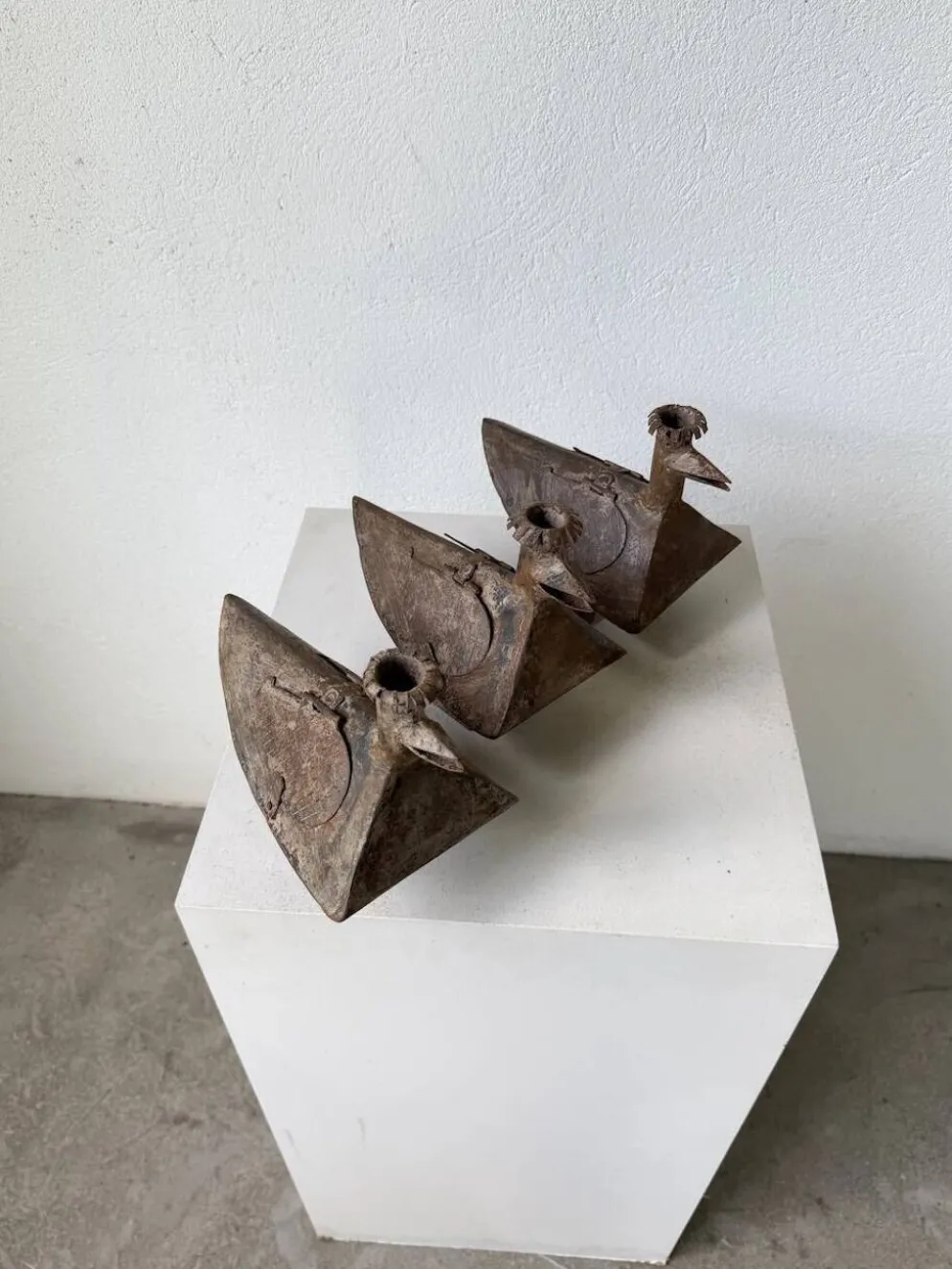 Série de trois bougeoirs oiseaux brutalistes Folk Art