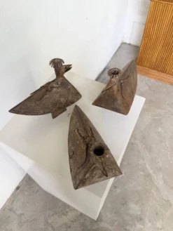 Série de trois bougeoirs oiseaux brutalistes Folk Art