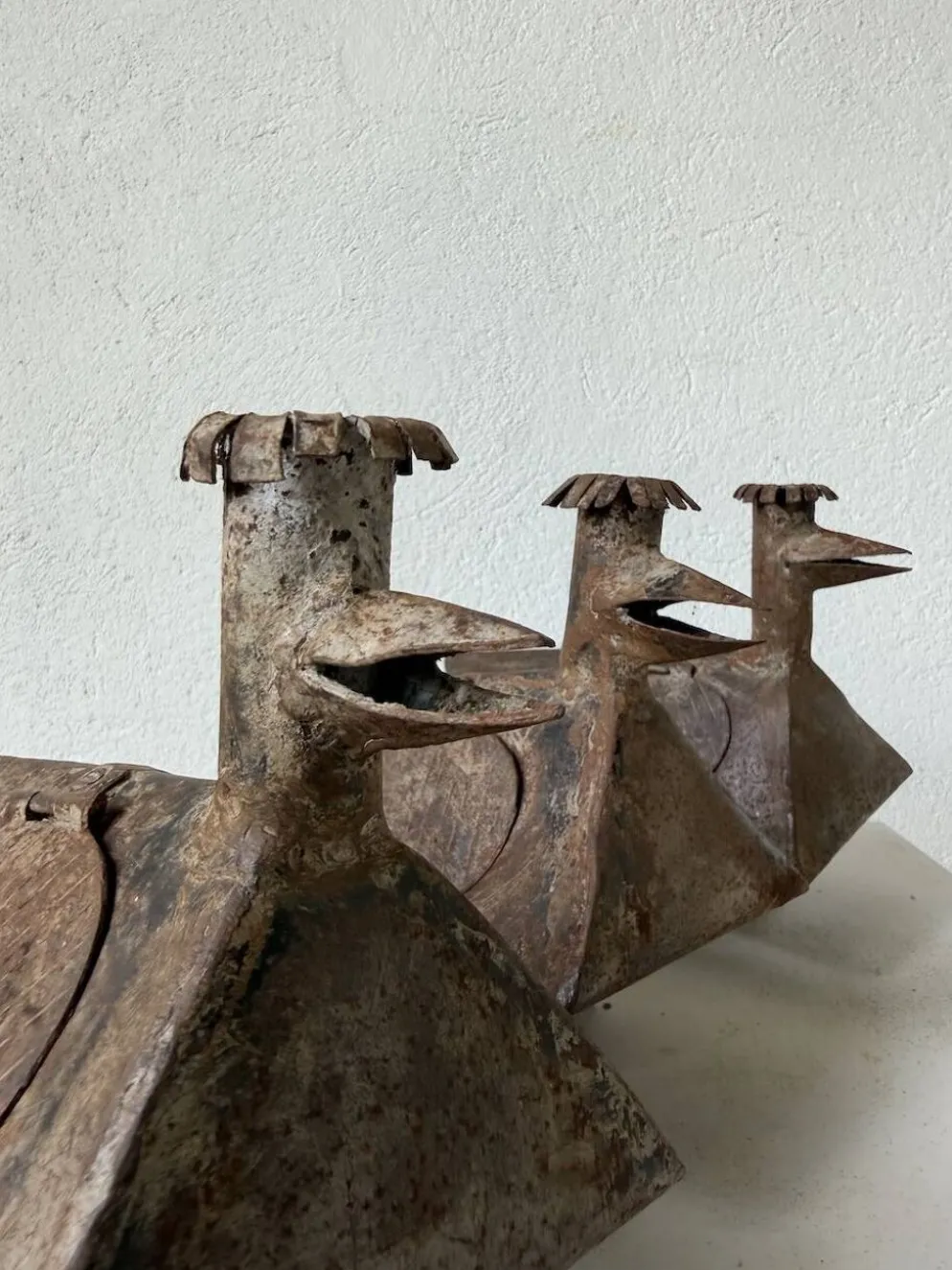 Série de trois bougeoirs oiseaux brutalistes Folk Art
