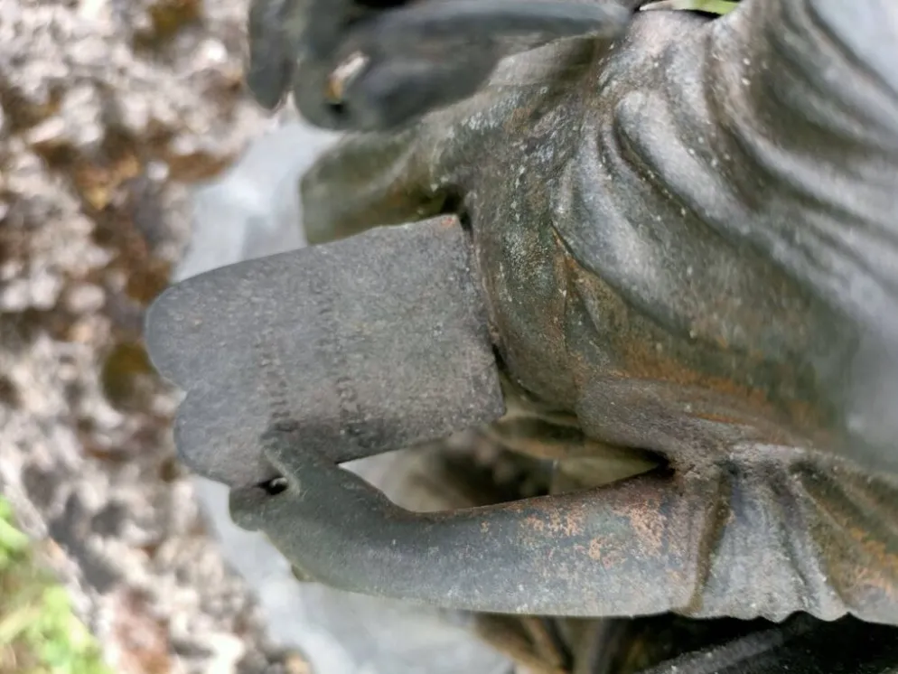 Statue