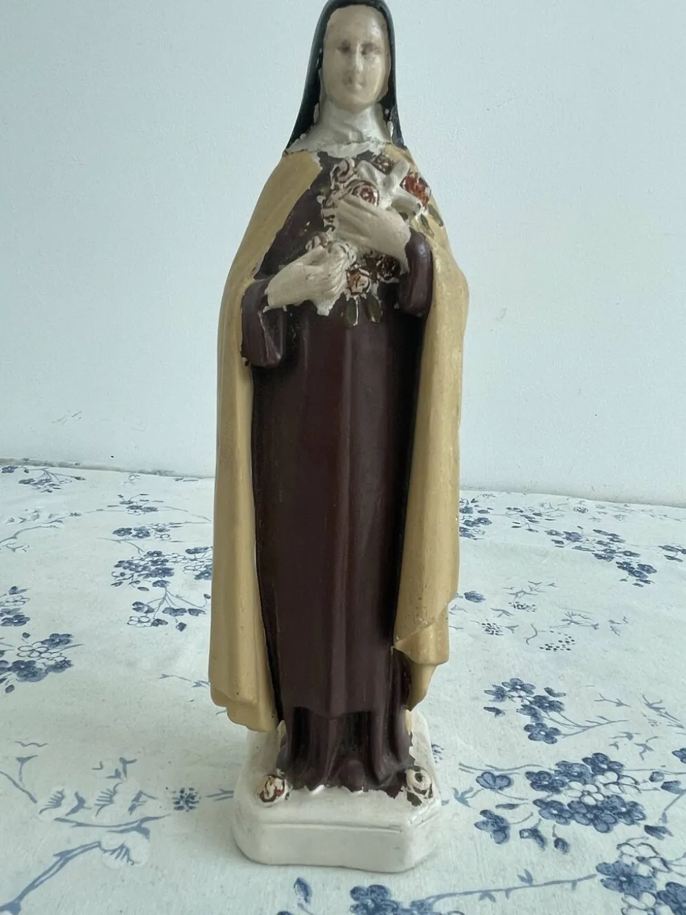 Statue ancienne de Sainte Thérèse de Lisieux, Figurine religieuse en plâtre