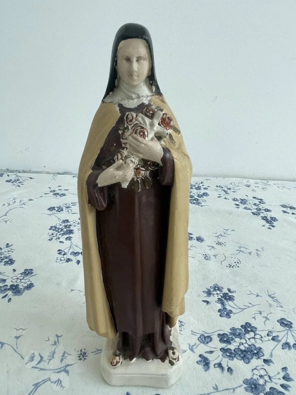 Statue ancienne de Sainte Thérèse de Lisieux, Figurine religieuse en plâtre