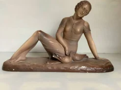 Statue la femme aux oiseaux signée art déco