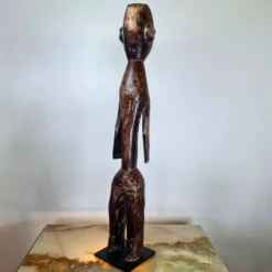 Statue Mumuye soclée, Hauteur : 53 cm
