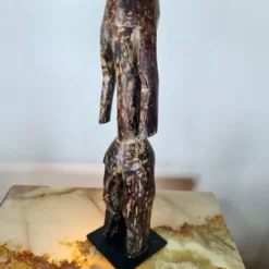 Statue Mumuye soclée, Hauteur : 53 cm