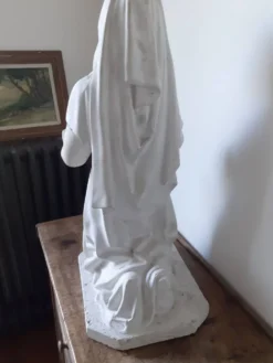 Statue religieuse de Sainte Bernadette