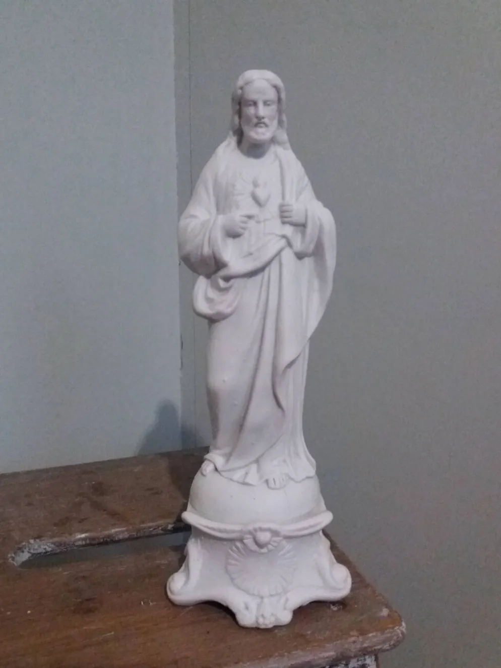 Statue religieuse, Jésus Christ en biscuit de Mauger et Pezé