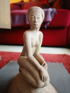Statuette en terre cuite - femme nue