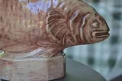 Statuette poisson en céramique signée