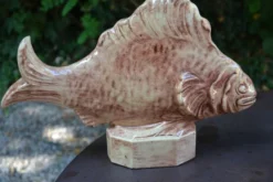 Statuette poisson en céramique signée