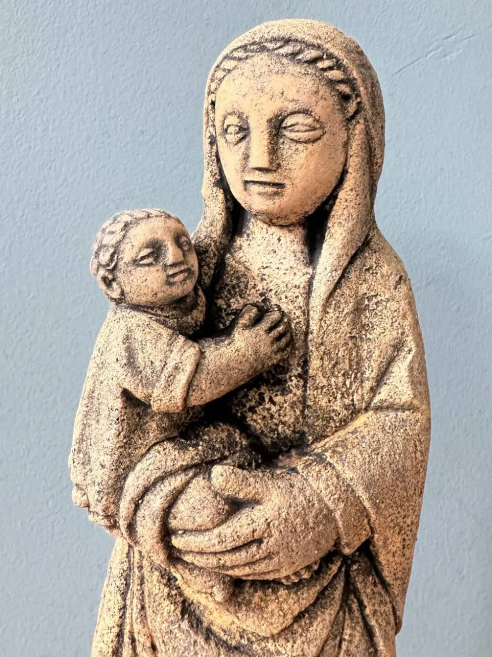 Statue vierge à l’enfant