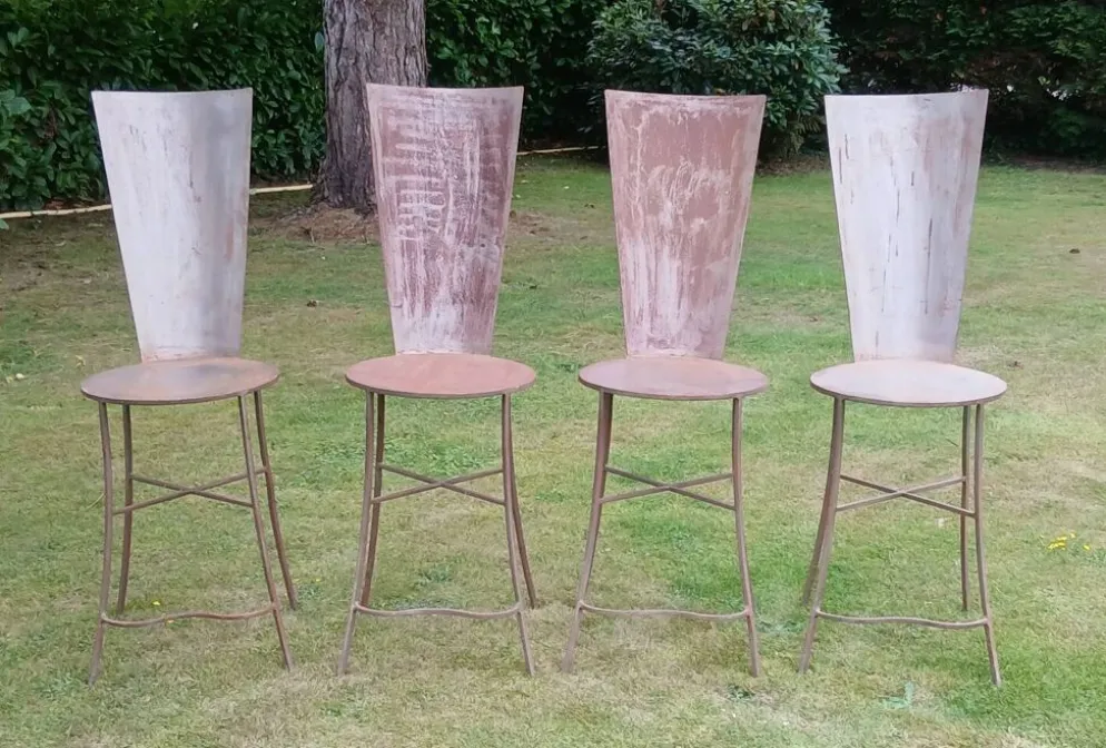 Suite de 4 Chaises Sculpturales "Haut Dossier" - Métal Brut Patiné - D