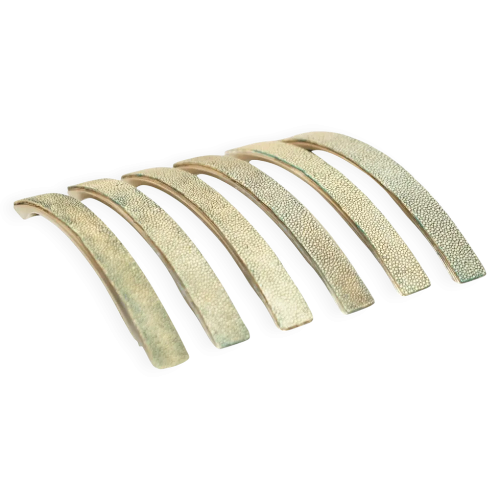 Suite de Six Poignées de Tiroir Contemporaines en Shagreen Requin Manta Ray