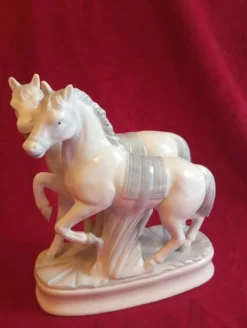Sujet couple de chevaux en ceramique