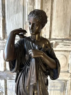 Sujet en bronze Diane d’après Praxitèle circa 1900