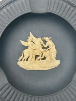 Superbe cendrier Jasperware Wedgwood england bleu
