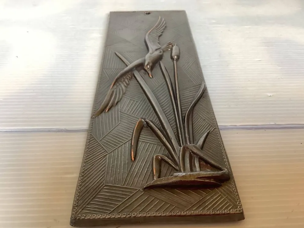 Tableau en métal oiseau zoomorphe