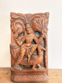 Tableau, panneau en bois sculpté vintage figurant une divinité, Inde