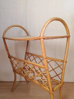 Table d'appoint, porte revues en rotin vintage