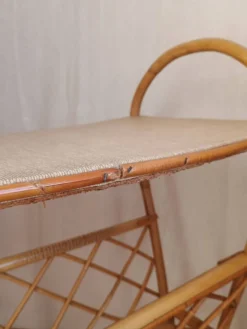 Table d'appoint, porte revues en rotin vintage