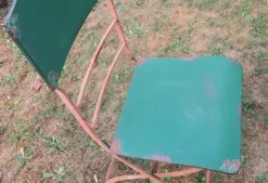 Table de jardin en fer peint, style milieu de siècle, avec 2 chaises, années 1960.